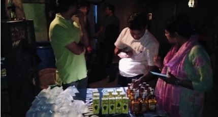 महिला सुरक्षा को लेकर प्रशासन सख्त, फतेहपुर-काठघरिया मार्ग पर अवैध शराब बरामद