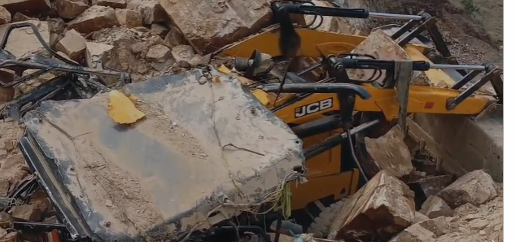 असगोली ग्राम में भूस्खलन की चपेट में आने से जेसीबी चालक की दर्दनाक मौत, निर्माण कार्य के दौरान हुआ हादसा