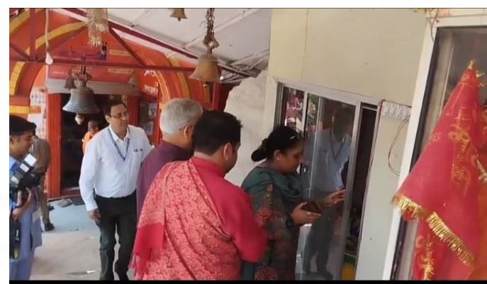 विधानसभा अध्यक्ष ऋतु खंडूरी ने परिवार संग किए पाषण देवी के दर्शन
