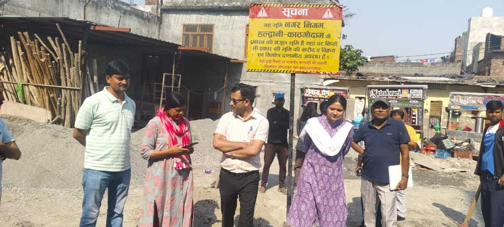 राजपुरा में बड़ी प्रशासनिक कार्रवाई: अवैध रेत भंडारण और आइसक्रीम फैक्ट्री का भंडाफोड़