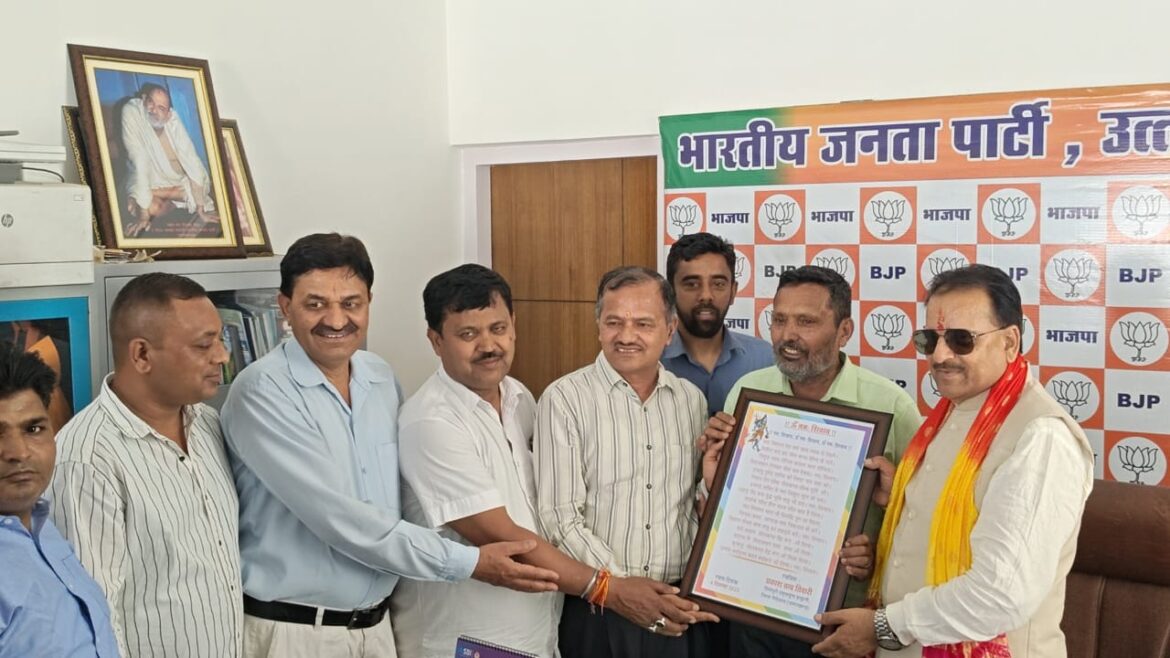 दमुवाढूंगा के वार्ड 35, 36, 37 के नियमितीकरण को लेकर सांसद अजय भट्ट से प्रतिनिधिमंडल की भेंट