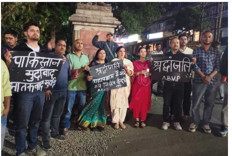 नैनीताल में श्रद्धांजलि सभा: पहलगाम आतंकी हमले के विरोध में उठी फांसी की मांग