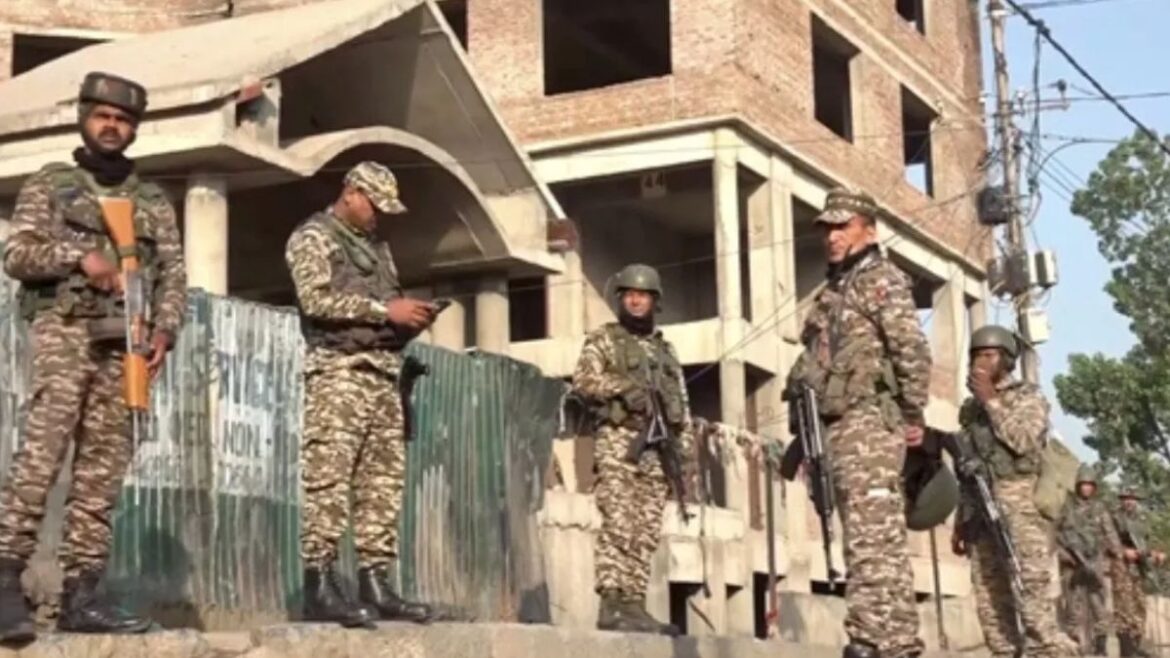 जम्मू-कश्मीर हमले की गूंज हल्द्वानी तक, बाजारों में पसरा सन्नाटा