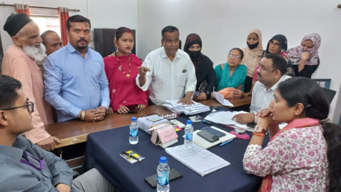 तहसील दिवस में युवा कांग्रेस ने चार सूत्रीय मांगों को लेकर सौंपा ज्ञापन