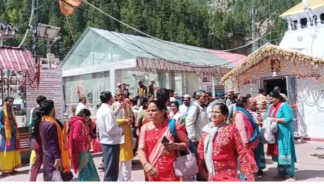 यमुनोत्री और गंगोत्री धाम में श्रद्धालुओं की भीड़, अब तक 11 लाख से अधिक ने किए दर्शन