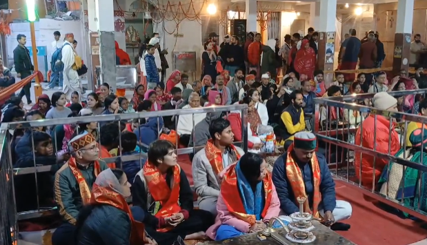 गंगोत्री धाम में उमड़ा श्रद्धा का सैलाब, माँ गंगा की संध्याकालीन आरती ने बांधा भावनाओं का संगम