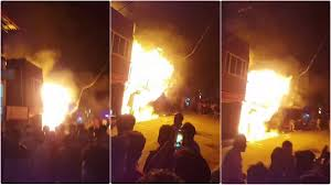 भवाली बाजार में भीषण आग, दर्जनों दुकानें जलकर राख नैनीताल, भवाली, भीमताल, हल्द्वानी से पहुंचे दमकल दल, रेस्क्यू अभियान जारी