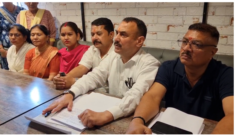 हल्द्वानी में नालों के किनारे बने घरों पर लाल निशान, कांग्रेस ने प्रशासन की कार्रवाई को बताया भेदभावपूर्ण