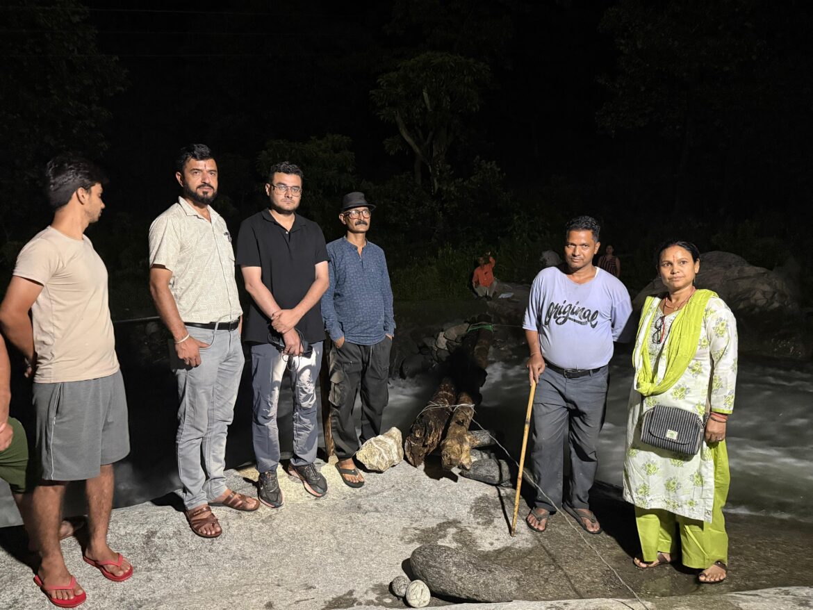 गरतोली को धारचूला से जोड़ने वाला एकमात्र लकड़ी का पुल ढहा, ग्रामीणों में आक्रोश