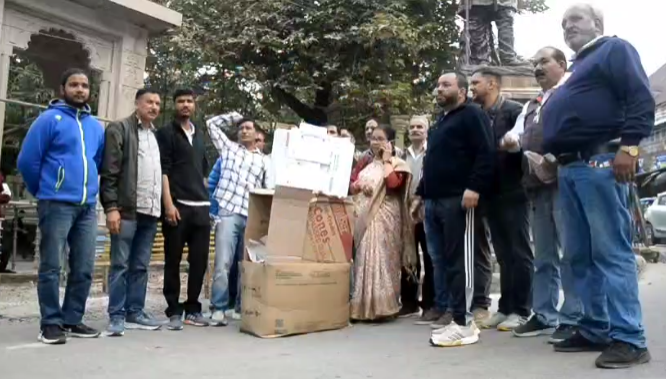 नैनीताल में UKSSSC पेपर लीक के विरोध में कांग्रेस का धरना प्रदर्शन