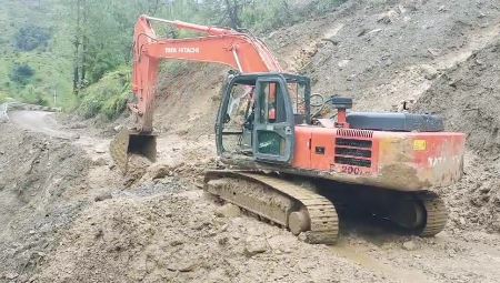 भारी बारिश ने मचाया तांडव: चकराता क्षेत्र में 16 ग्रामीण मार्ग बंद, राहत कार्य युद्धस्तर पर जारी