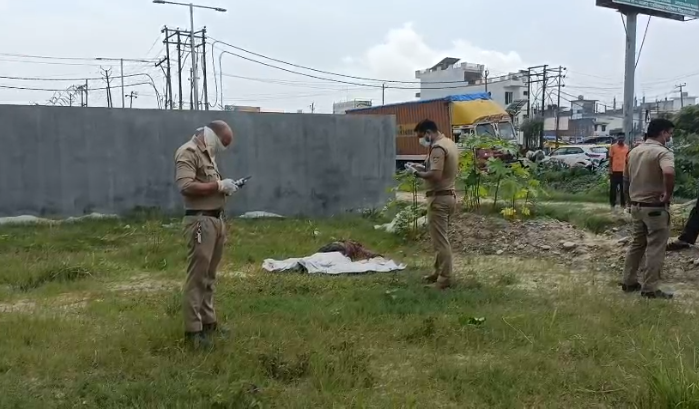 सितारगंज के बिजटी चौराहे पर मिला अज्ञात व्यक्ति का शव, पुलिस जांच में जुटी