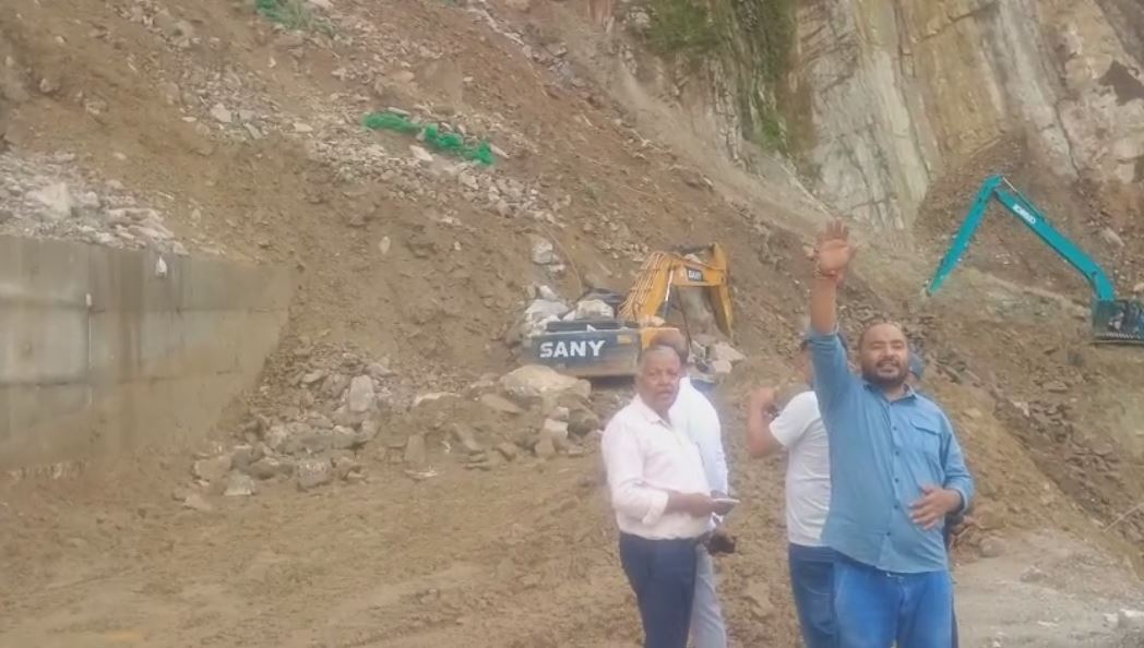 चंपावत-टनकपुर राष्ट्रीय राजमार्ग छठे दिन भी बंद, मंत्री ने जताई नाराजगी