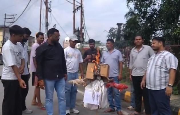 भारत-पाकिस्तान मैच के खिलाफ हल्द्वानी में कांग्रेस कार्यकर्ताओं का प्रदर्शन