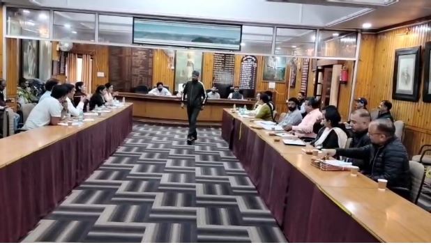 मूसलाधार बारिश के बाद मसूरी में तबाही, पालिका ने आपात बैठक बुलाकर राहत कार्य तेज़ करने के दिए निर्देश