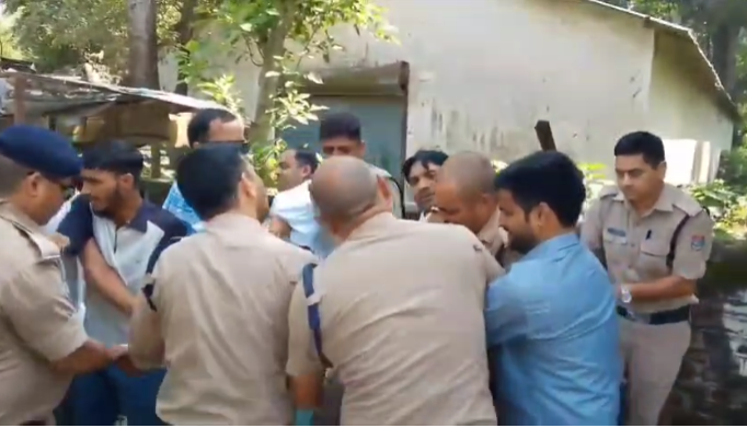 हरिद्वार में यूकेएसएसएससी भर्ती घोटाले के खिलाफ युवा कांग्रेस का जोरदार प्रदर्शन