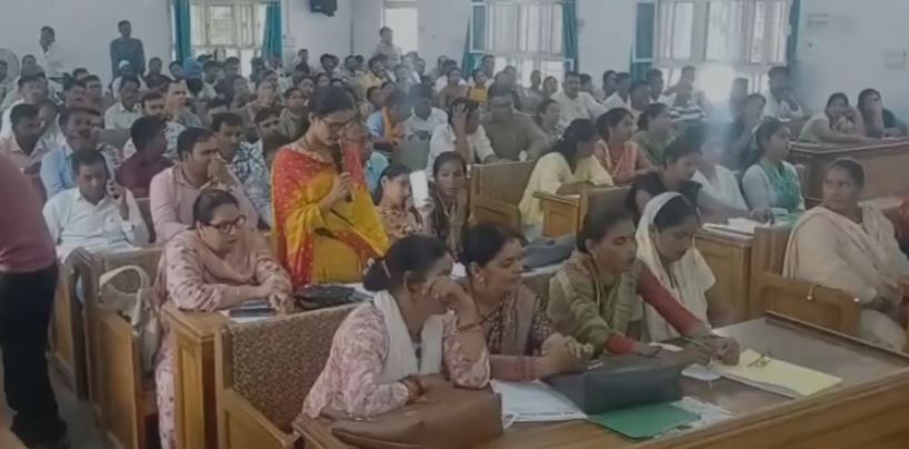 खटीमा में ग्राम प्रधानों और बीटीसी मेंबरों की बैठक, समस्याओं के समाधान का मिला आश्वासन