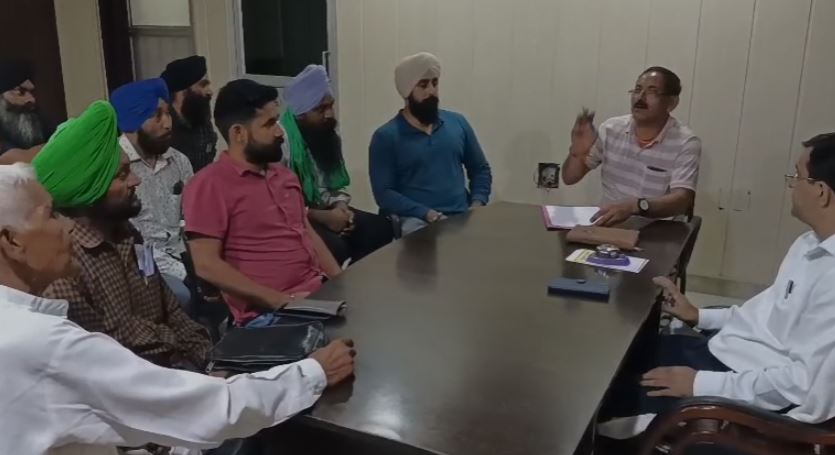 जसपुर में धान खरीद को लेकर किसानों की बैठक