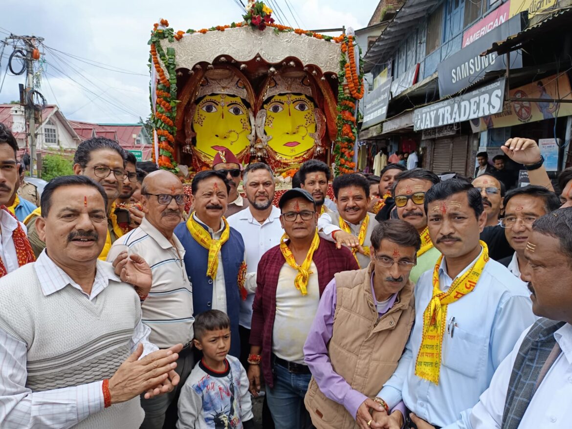 रानीखेत में मां नंदा-सुनंदा की भव्य डोला यात्रा, नम आंखों से दी विदाई