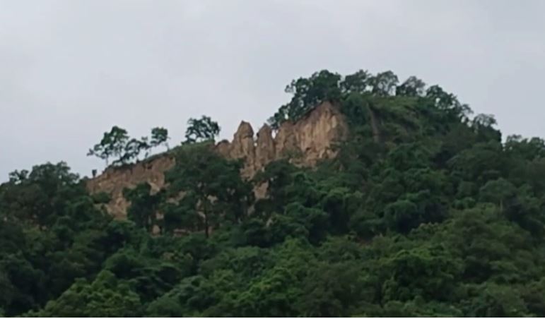 मनसा देवी की पहाड़ियों पर मंडराया भूस्खलन का खतरा, प्रशासन अलर्ट मोड में