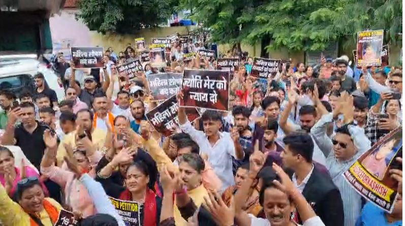 “बेटी को इंसाफ दो” – हल्द्वानी में 11 साल पुराने जघन्य कांड पर फिर भड़का जनाक्रोश