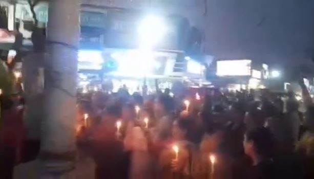 खटीमा में न्याय की मांग को लेकर कैंडल मार्च, ‘नन्ही परी कशिश’ को न्याय दिलाने की उठी आवाज