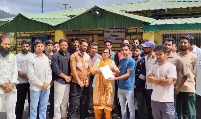 UKSSSC पेपर लीक से लोहाघाट में युवाओं का फूटा गुस्सा, भर्ती परीक्षा रद्द कर CBI जांच की मांग