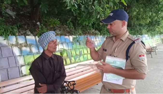 आस्था पथ पर पुलिस का सख्त अभियान, वाहनों और संदिग्धों पर निगरानी