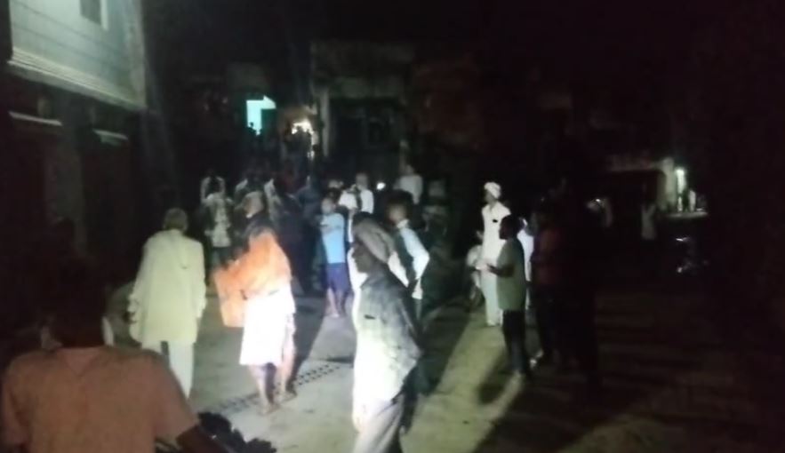 रुड़की में अवैध शराब पकड़ने गई पुलिस और ग्रामीणों में झड़प, वीडियो वायरल