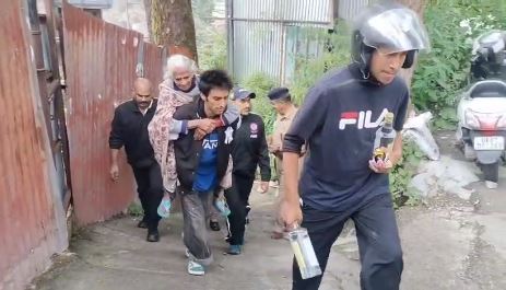 मसूरी: निर्माणाधीन होटल का मलबा गिरा, बुजुर्ग महिला और परिवार बाल-बाल बचे