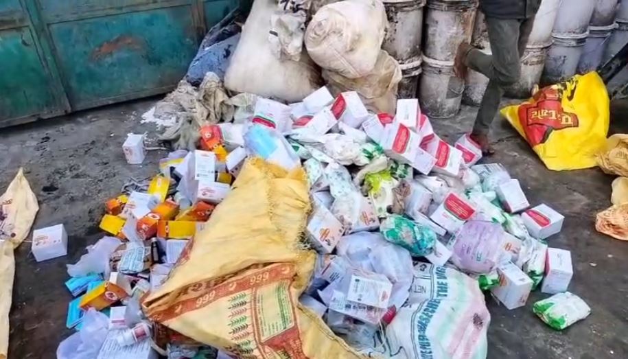रूड़की में बिना लाइसेंस दवा प्रतिष्ठान पर औषधि विभाग का बड़ा छापा