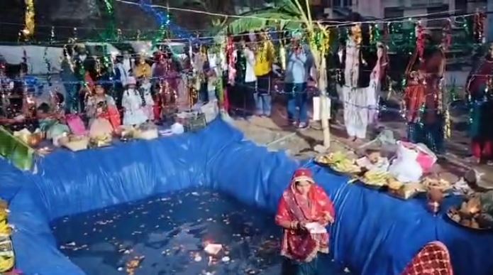 सर्द मौसम में अडिग आस्था: ज्योतिर्मठ में उगते सूर्य को अर्घ्य देकर सम्पन्न हुआ छठ महापर्व