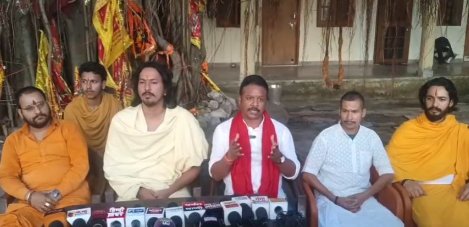 मिस ऋषिकेश प्रतियोगिता में बेटियों ने उत्तराखंड और सनातन संस्कृति का प्रदर्शन किया