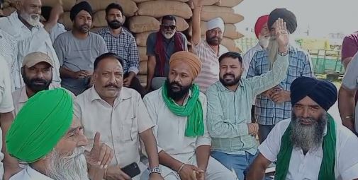 बाजपुर में किसानों का धान तोल विवाद, बैठक से समझौता