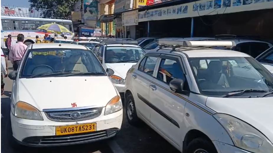 चारधाम यात्रा को लेकर ट्रैवल व्यवसायियों का विरोध, फिटनेस सेंटर और रजिस्ट्रेशन प्रक्रिया पर उठाए सवाल