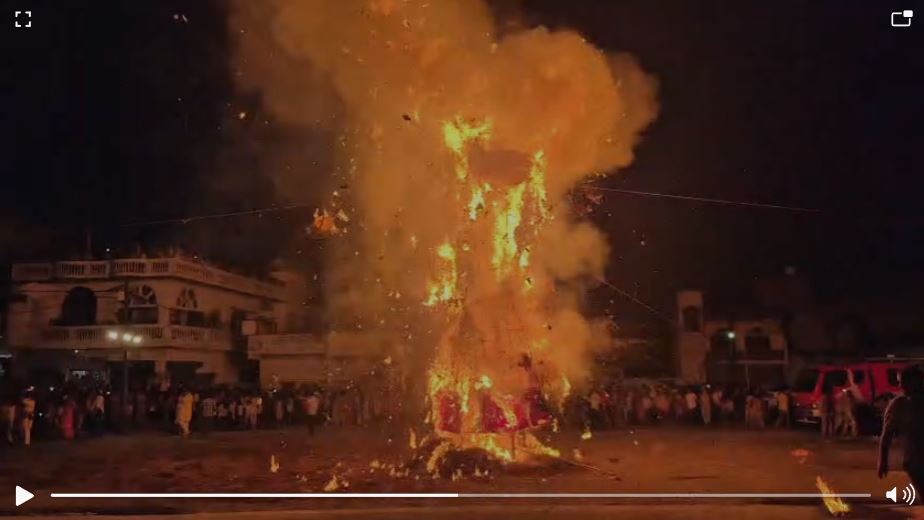 बाजपुर में धूमधाम से मना विजयदशमी, रावण का दहन
