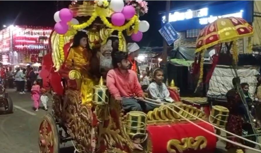 लालकुआँ में भगवान वाल्मीकि प्रकट दिवस पर भव्य शोभा यात्रा