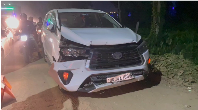 हरीश रावत का काफिला हादसे का शिकार, पूर्व मुख्यमंत्री बाल-बाल बचे