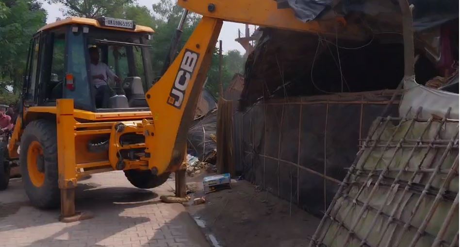 हरिद्वार में चला प्रशासन का बुलडोज़र, सिंचाई विभाग की जमीन से हटाया गया अवैध अतिक्रमण