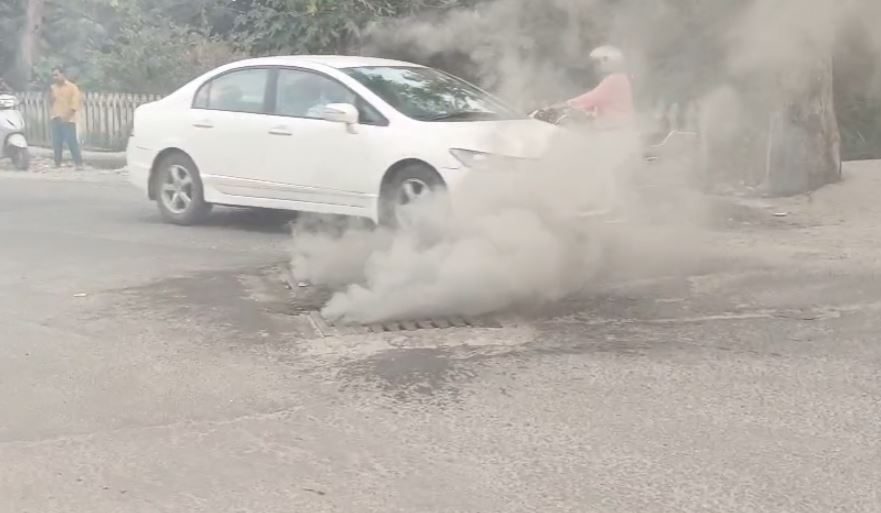 हरिद्वार से बड़ी खबर — नाले से उठा काला धुआं, केमिकल वेस्ट से लगी आग से मचा हड़कंप