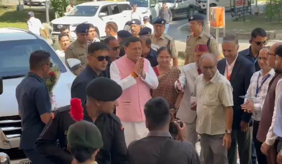 मुख्यमंत्री पुष्कर सिंह धामी दिल्ली दौरे से लौटे, केंद्रीय मंत्री निर्मला सीतारमण से परियोजनाओं पर चर्चा