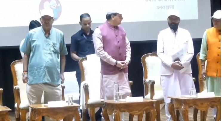 मुख्यमंत्री धामी ने युवाओं के भविष्य सुरक्षित करने का किया आश्वासन