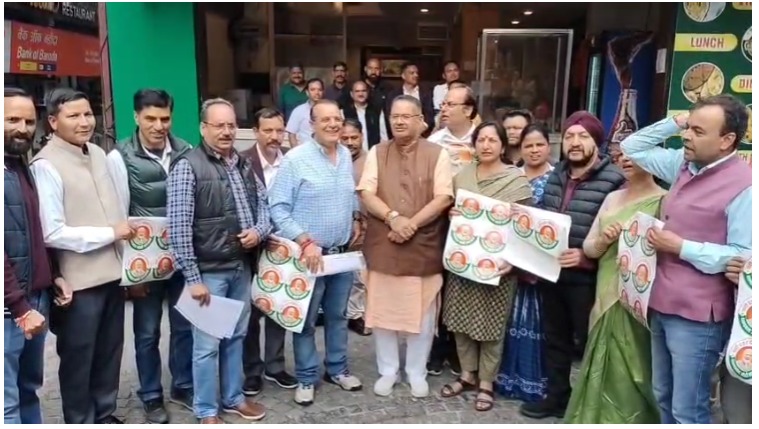 मसूरी में कैबिनेट मंत्री गणेश जोशी ने व्यापारियों से जीएसटी कटौती पर फीडबैक लिया