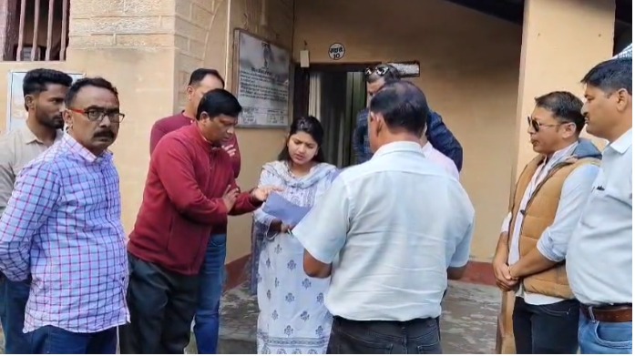 गांधी जयंती पर आपत्तिजनक टिप्पणी का मामला, कांग्रेसियों ने की कार्रवाई की मांग