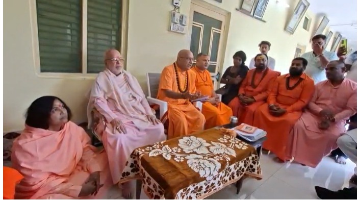 हरिद्वार में आश्रमों पर कब्जे और धमकियों का मामला, धर्म संसद अध्यक्ष ने लगाए गंभीर आरोप