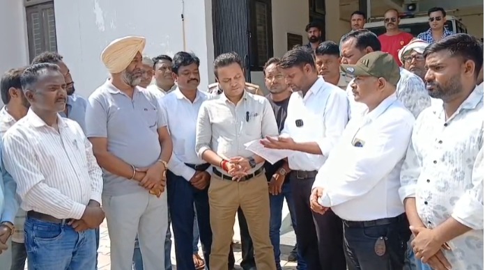 सितारगंज में दलित उत्पीड़न के खिलाफ प्रदर्शन, राष्ट्रपति को भेजा ज्ञापन