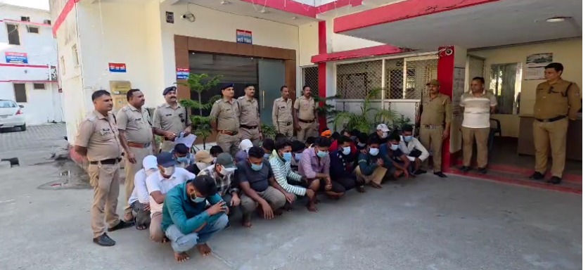 रामनगर में पुलिस की बड़ी कार्रवाई — निर्माणाधीन रिसॉर्ट में चल रहा था जुए का अड्डा, 29 जुआरी गिरफ्तार