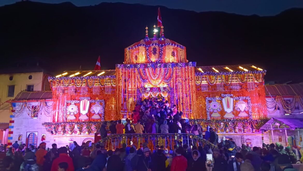 भू बैकुंठ में दीपों की जगमगाहट, बदरीनाथ-केदारनाथ धाम में धूमधाम से मनी दीपावली