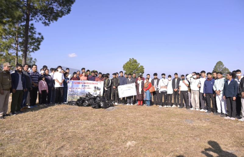 उत्तराखंड स्थापना दिवस पर अल्मोड़ा में “ट्रेक एवं स्वच्छता अभियान” आयोजित