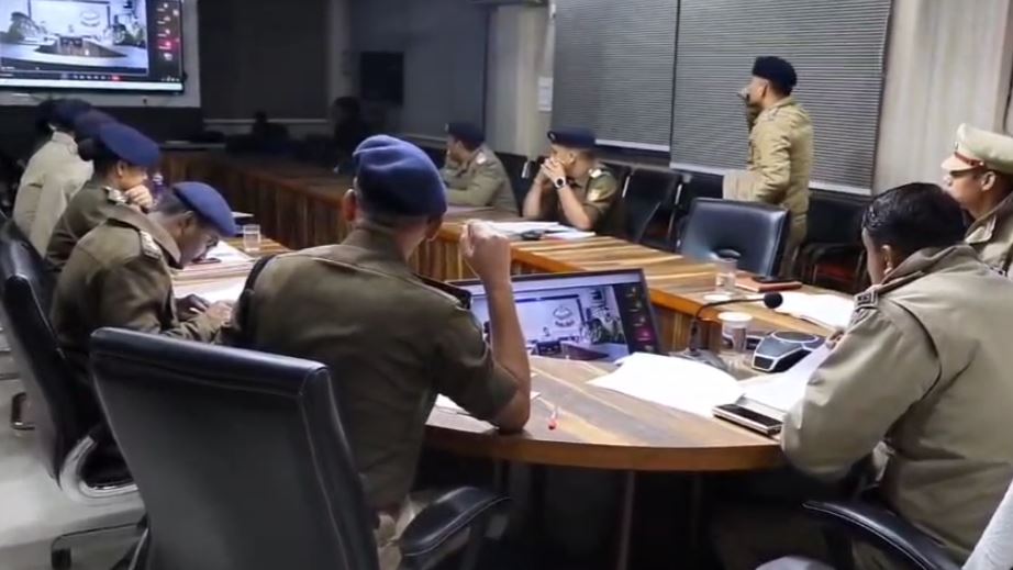 एसएसपी देहरादून ने अधिकारियों के साथ की बैठक, एनडीपीएस प्रकरणों व शिकायत निस्तारण पर दिए कड़े निर्देश